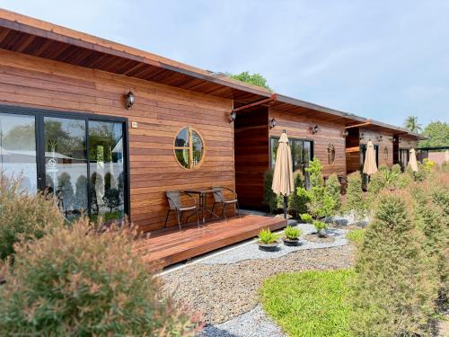 Dan Khun Thot Resort | กาลเวลารีสอร์ท
