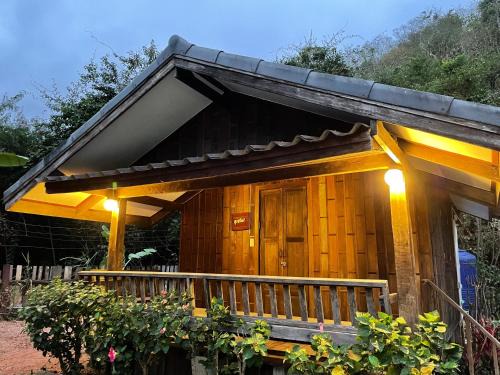 Nong Nam Daeng Resort | บ้านระการีสอร์ต (Banraka Resort)