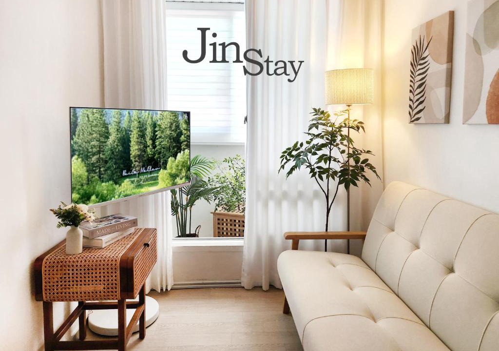 Hapjeong-dong Apartment | 여름특가! JinStayㅣ합정역, 한강 10분ㅣ홍대, 연남, 명동, 광화문ㅣ공항버스직행ㅣ케이팝콘서트ㅣ무료짐보관