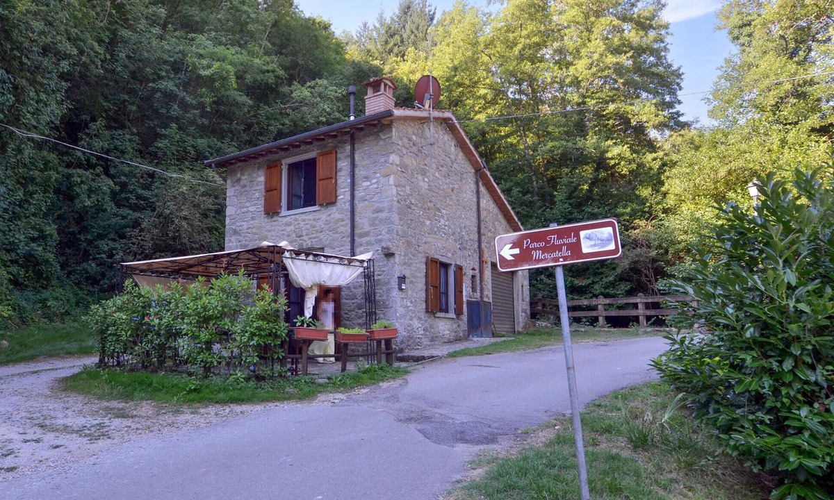 Ortignano Raggiolo House | 1 bedroom pet friendly home in Ortignano Raggiolo
