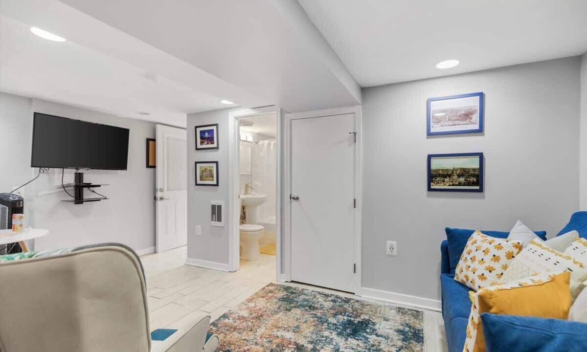 Petworth Apartment | 1-BR Pad in the Heart of Petworth/Walk to METRO