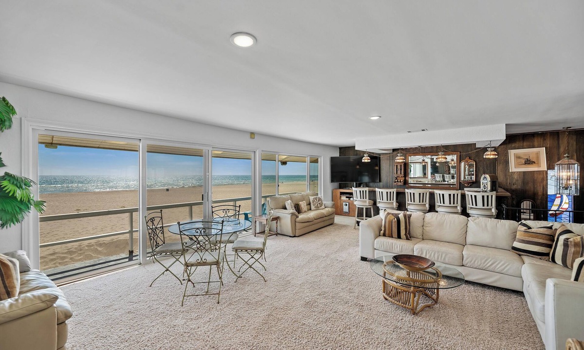 Oxnard Shores House | 1015MBR -OCEANFRONT 5 bedroom 4 bath SLEEPS 10