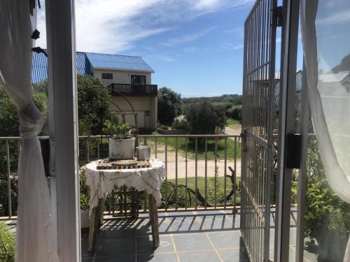 Pringle Bay Apartment | 120 steps to the beach