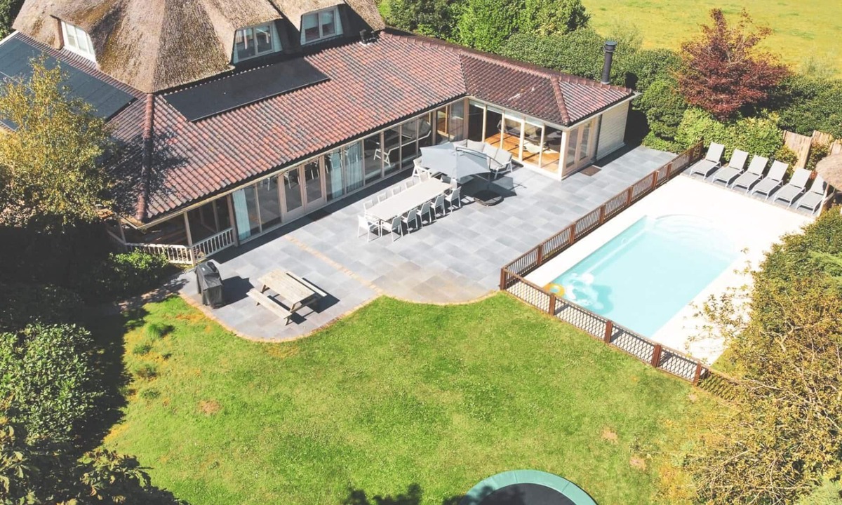 Heerhugowaard Villa | 13P 5B Beautiful villa with Pool and Jacuzzi