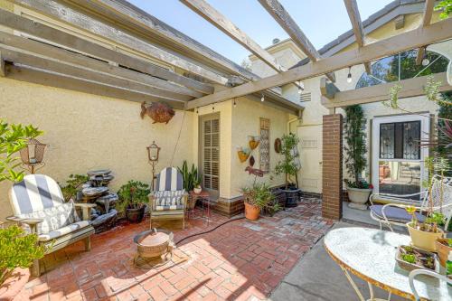 Santa Paula House | 16 Mi to Beaches & Wineries! Chic Peaceful Retreat