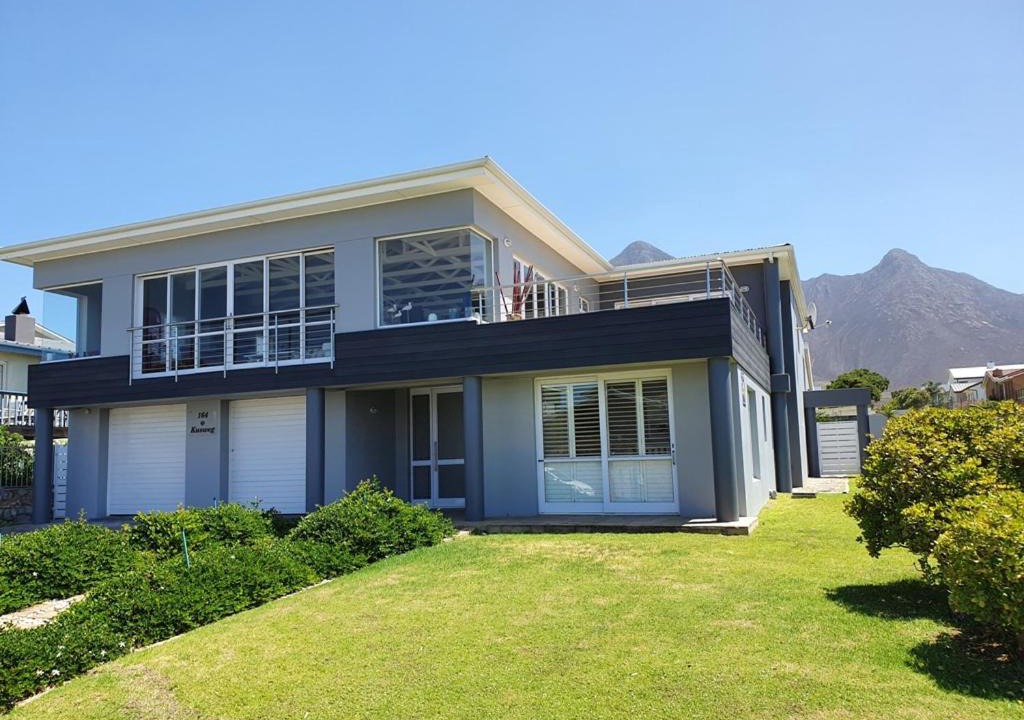 Kleinmond House | 164@Beach Road in Kleinmond