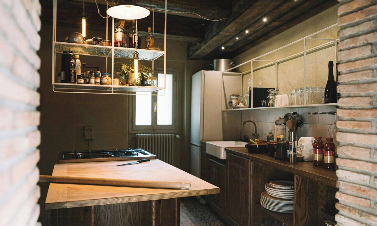 Voltre House | 18th-century stone house by river in Romagna