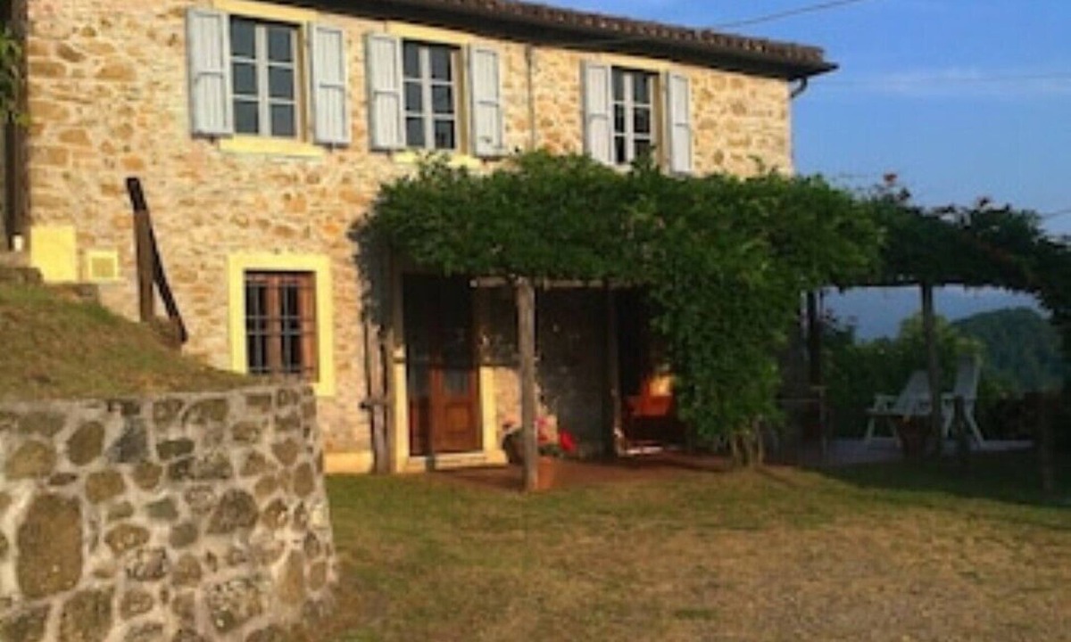 Mologno House | 18th century Tuscan farmhouse in the Garfagnana