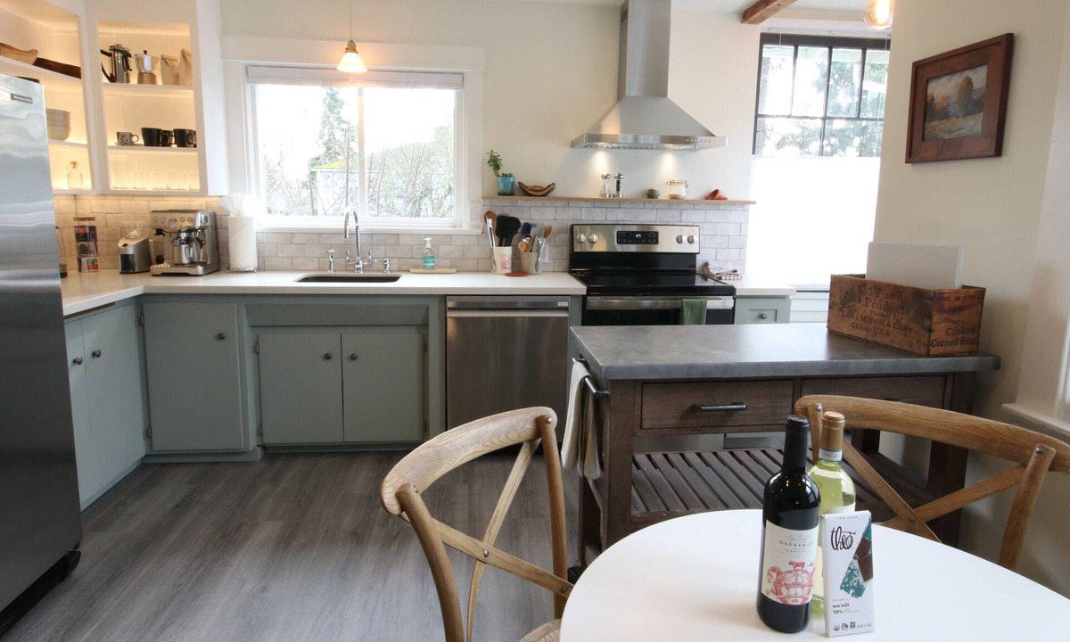 West Woodland House | 1912 Historic Ballard Craftsman 5 Bed 2 Bath Yard Parking