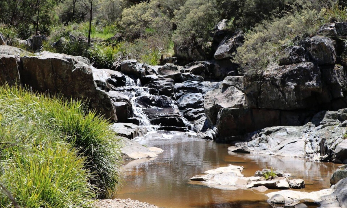 Gundaroo House | 1BR bungalow farmstay. Located 40mins north of Canberra