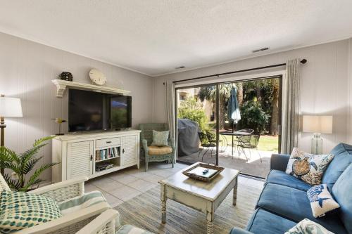 Hilton Head Island House | 2 Bed 2 and one half Bath 34 Coligny Villa Near Beach & Plaza