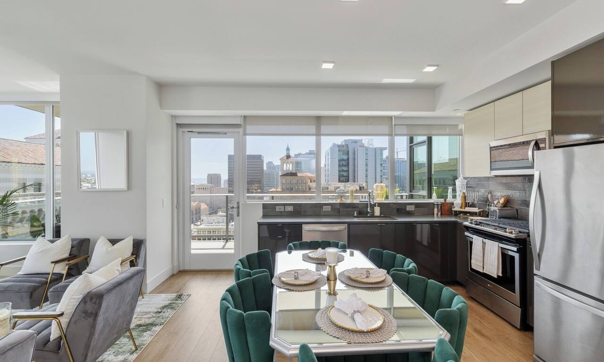 East Village Apartment | 2-bedroom Apartment in heart of Downtown San Diego with amazing Ameneties