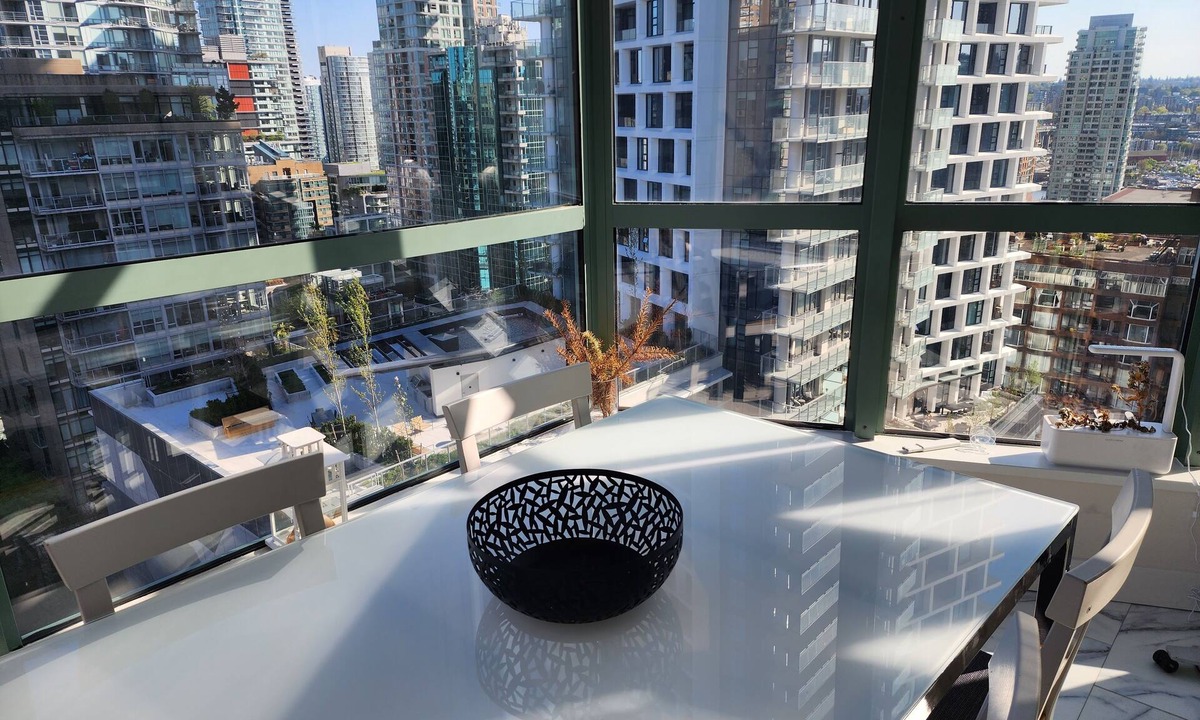 Downtown Vancouver Apartment | 2 Bedroom Penthouse Loft DT Van!