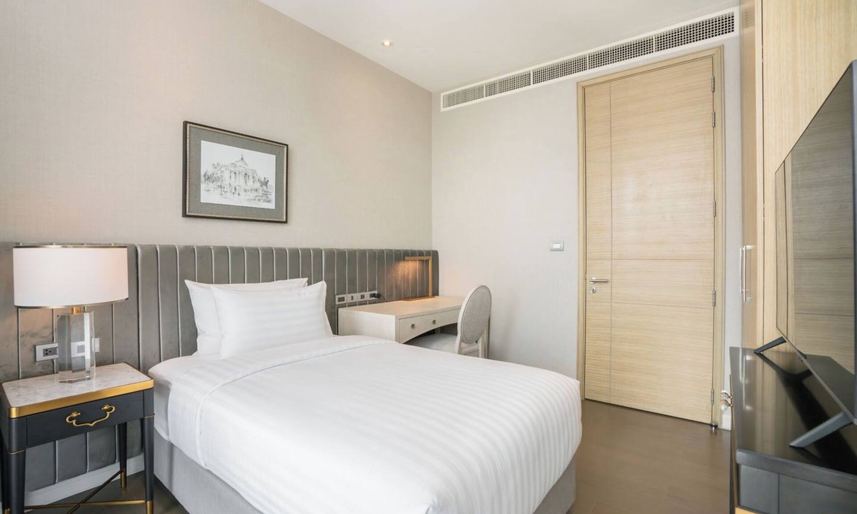 Chidlom Condo | 2 BR Appt/Bkk Heart/Monthly