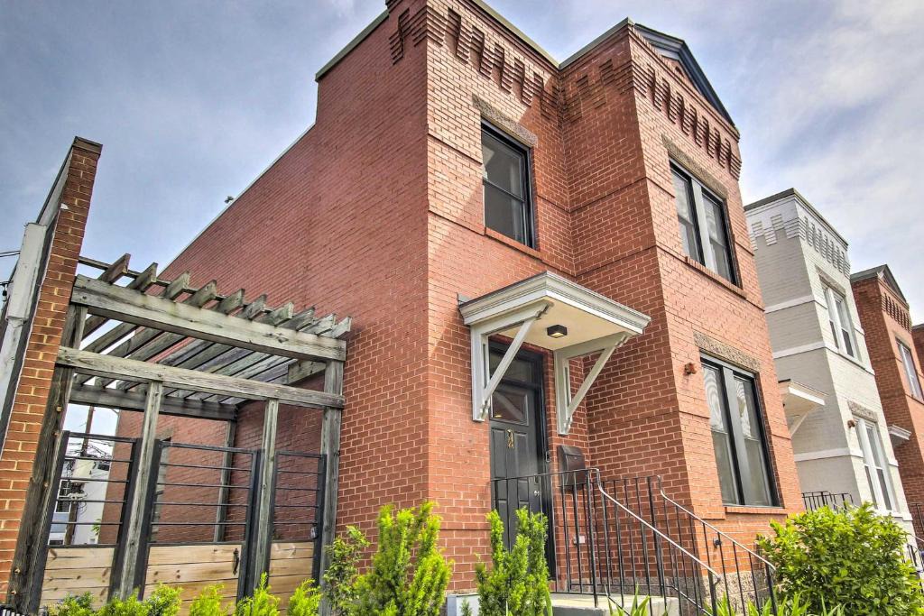 Le Droit Park House | 2 Mi to National Mall: Modern DC Retreat w/Patio