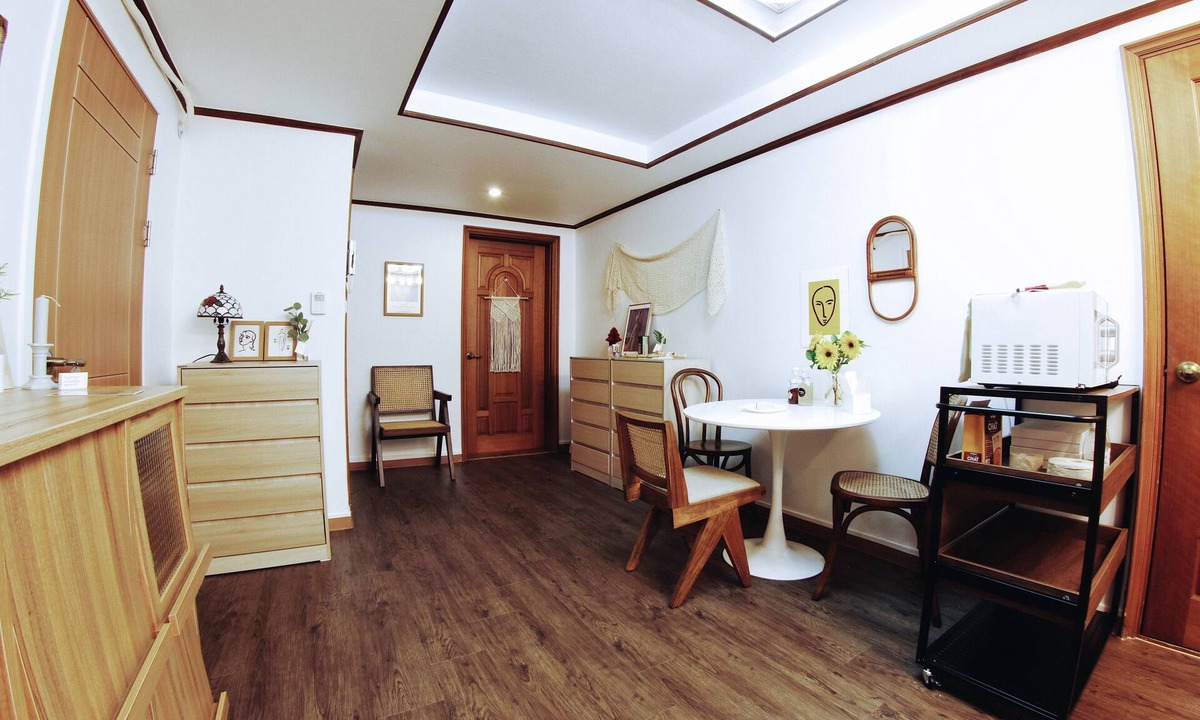 Cheongdam Apartment | 201 Cheongdam, Traditional Korean house