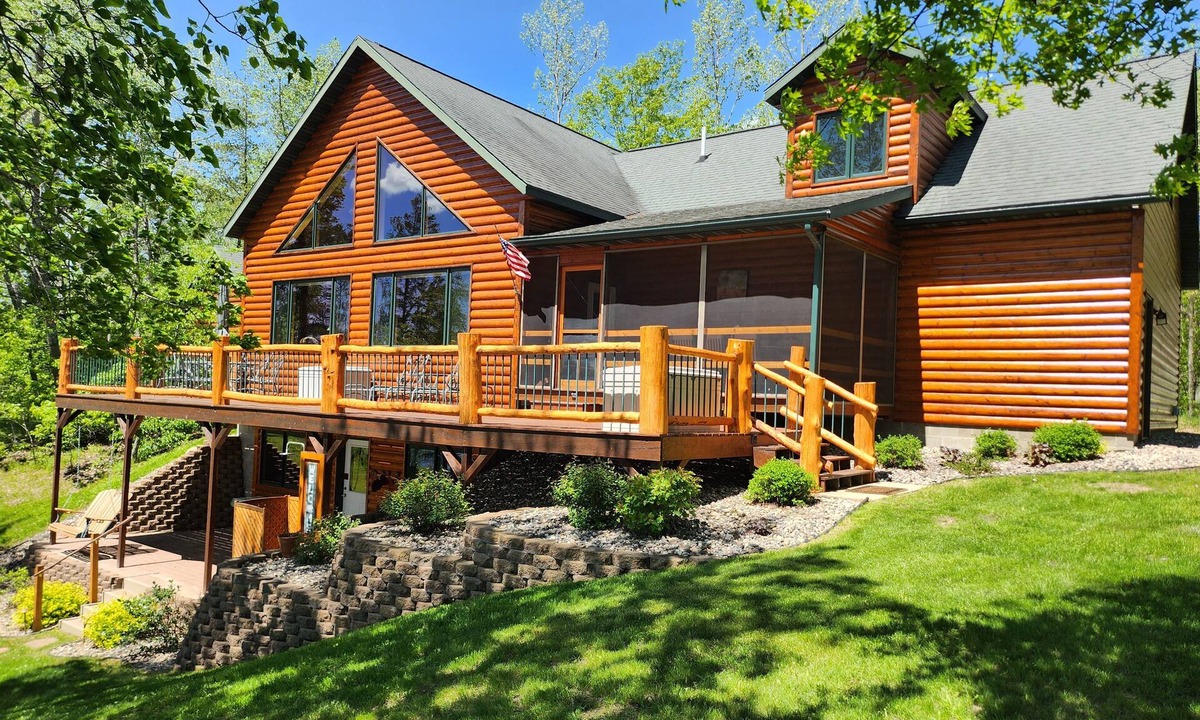 Park Rapids House | 2027 June-Aug. 1 week FRI-FRI rentals. Pontoon rental available!