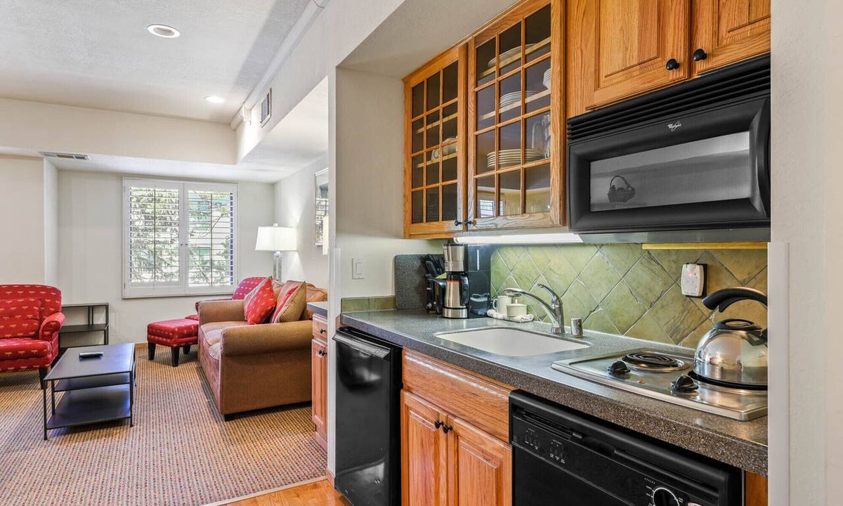 Olympic Valley Condo | 203 | Open Studio - Soak & Chill w/Pool Views