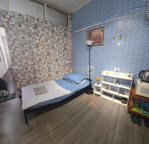 Lat Yao Apartment | 211 Spacious studio with breezy fan full amenities with free Wi-Fi