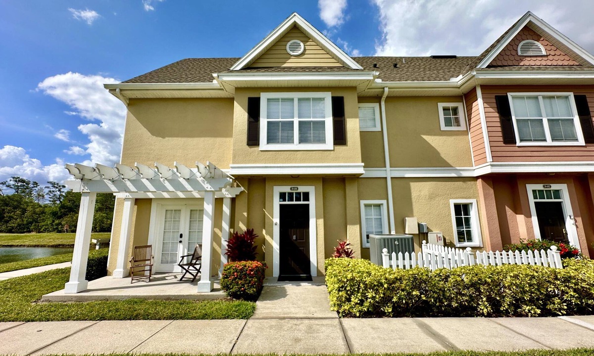Venetian Bay Villages House | 2200 Beautiful, sunny townhome with lake views from every angle