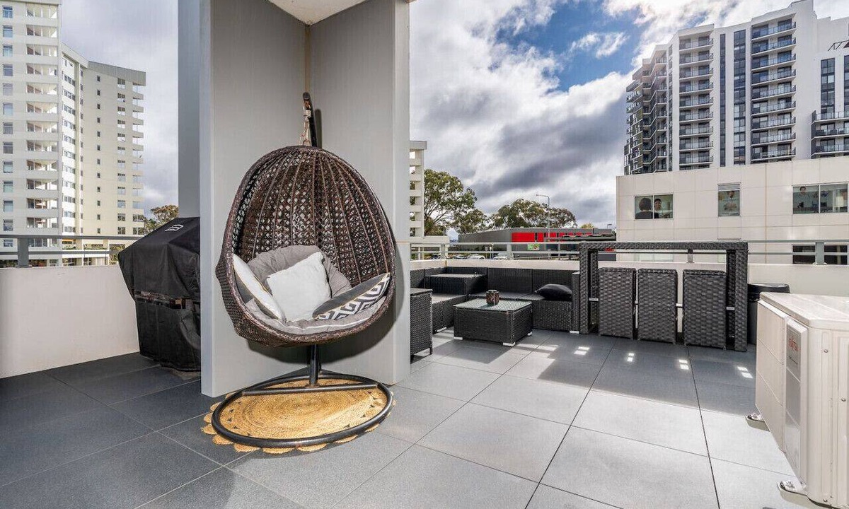 Gungahlin Apartment | 2BR Apt in the heart of the Gungahlin Town Centre!