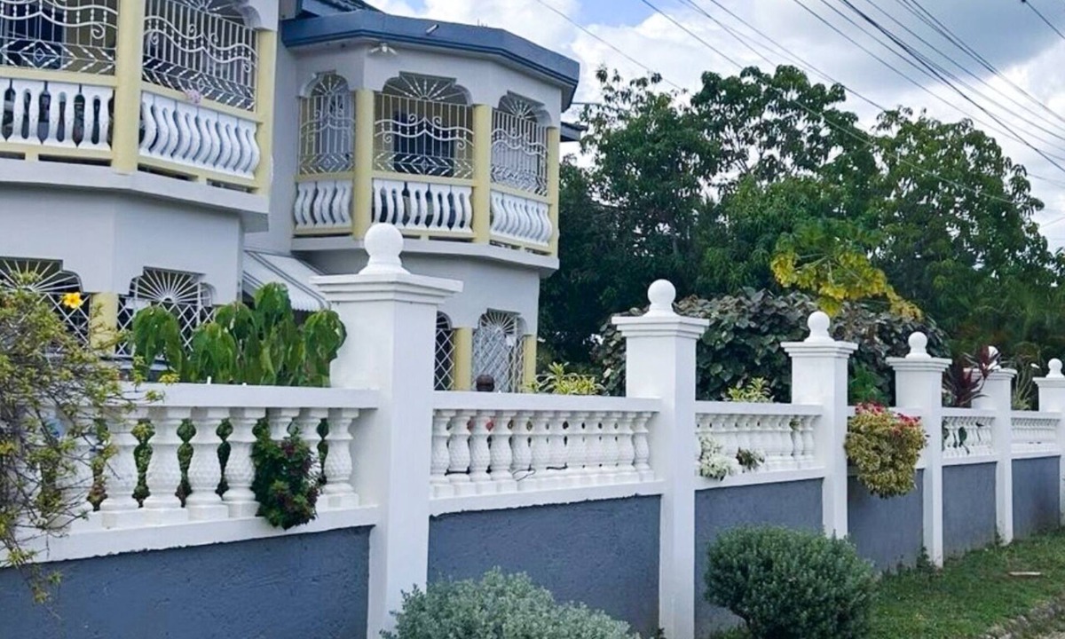 Porus Apartment | 2BR apt near beach, river, spa & highway access to Kingston & Mandeville,