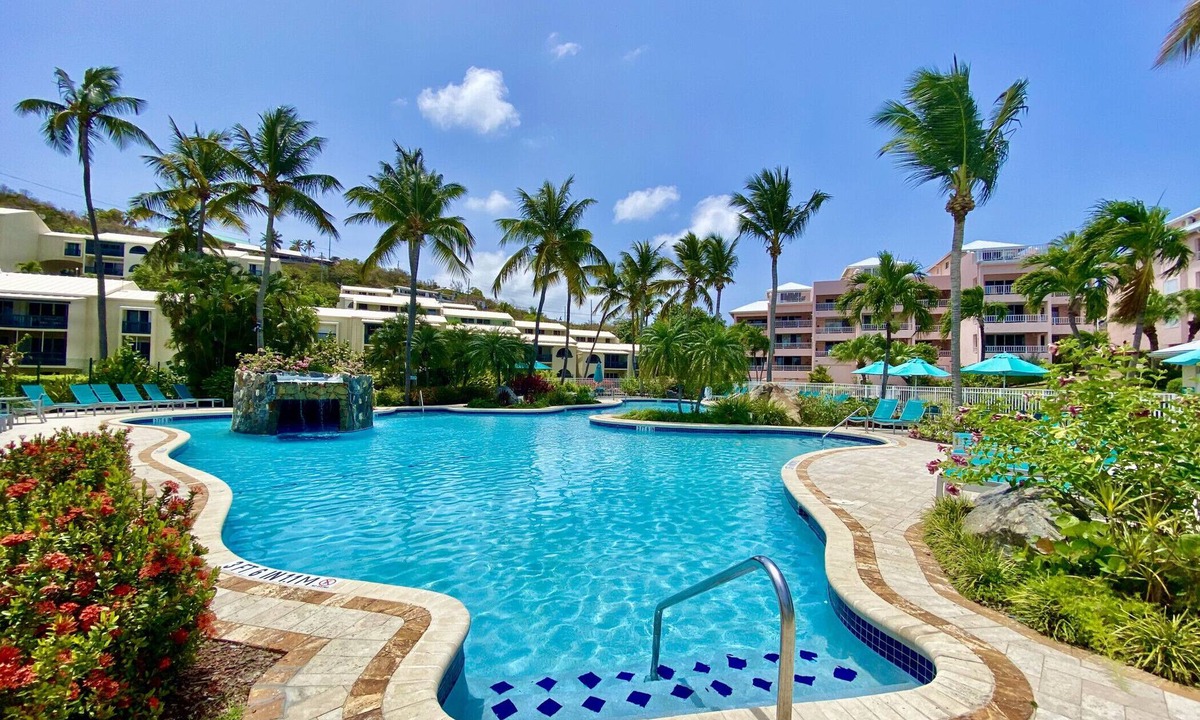 Nazareth Condo | 2br on Cowpet Beach w/Huge pool & 2 restaurants!