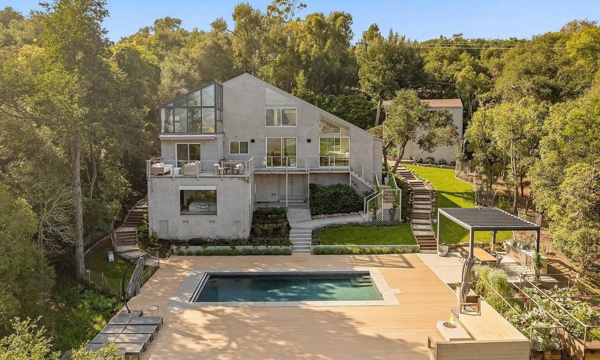 Riviera Villa | 3-Bdr Riviera Luxury Retreat - Designer Interiors, Heated Pool & Mountain Views