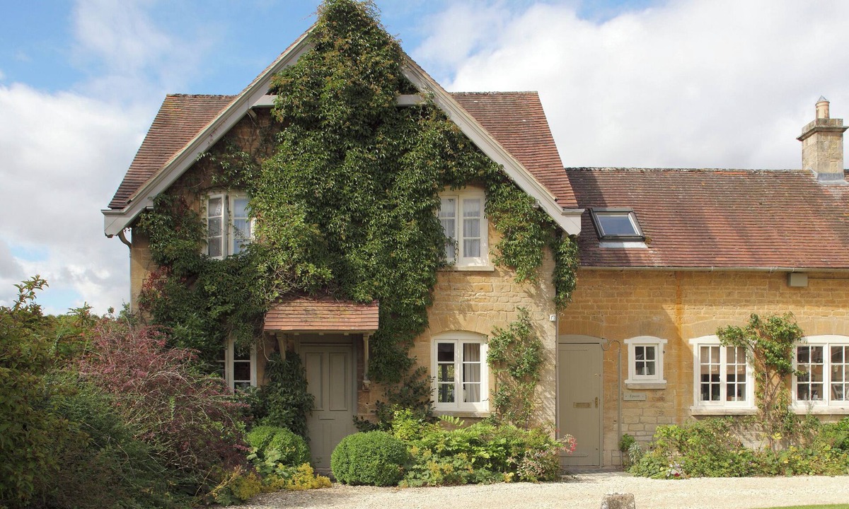 Chipping Norton Cottage | 3 bedroom accommodation in Bruern, near Chipping Norton