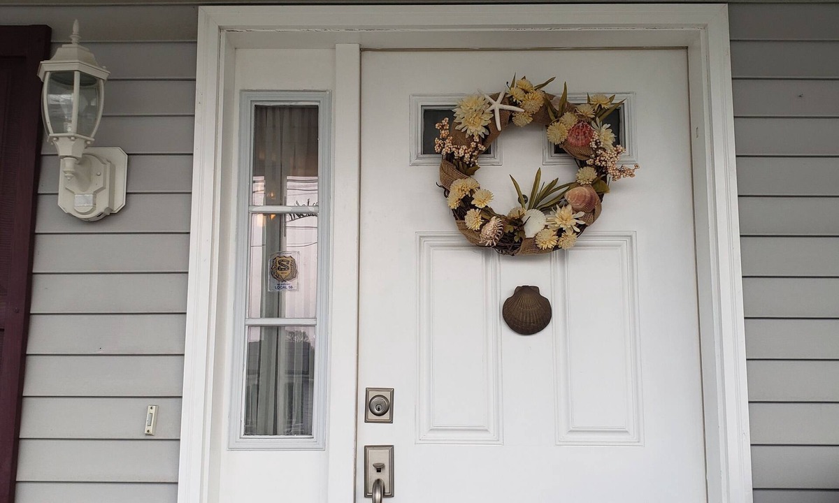 Villas House | 3 bedroom down the street from the Bay (small dog allowed for a fee)