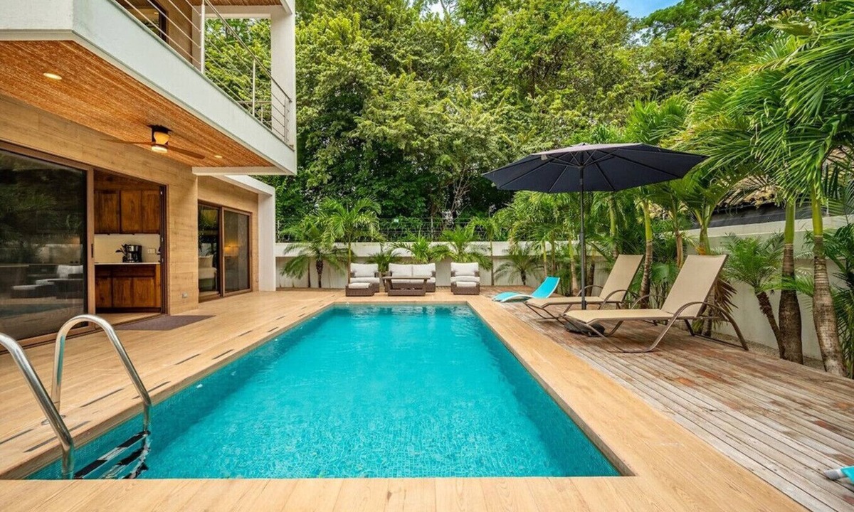 Potrero Ski Chalet | 3 King Suites | Pool, Outdoor Oasis | Casa Coralis