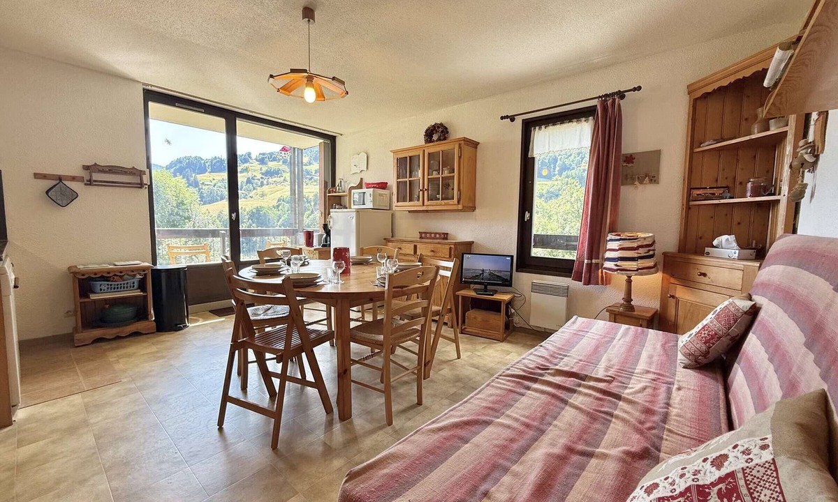 Flumet Apartment | 3-room apartment in Flumet - Parking - 6 people