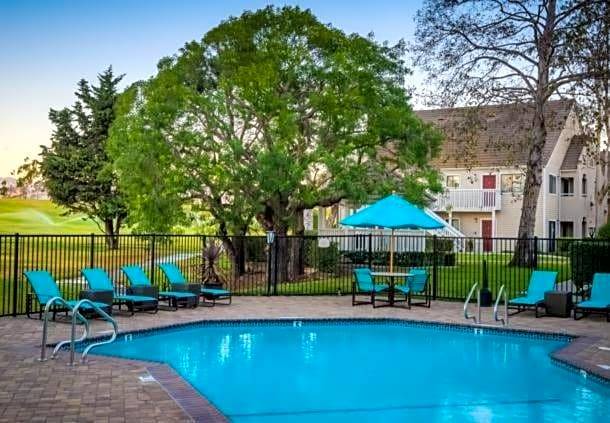 Oxnard Hotel | 3-Star Hotel ∙ Residence Inn by Marriott Oxnard River Ridge