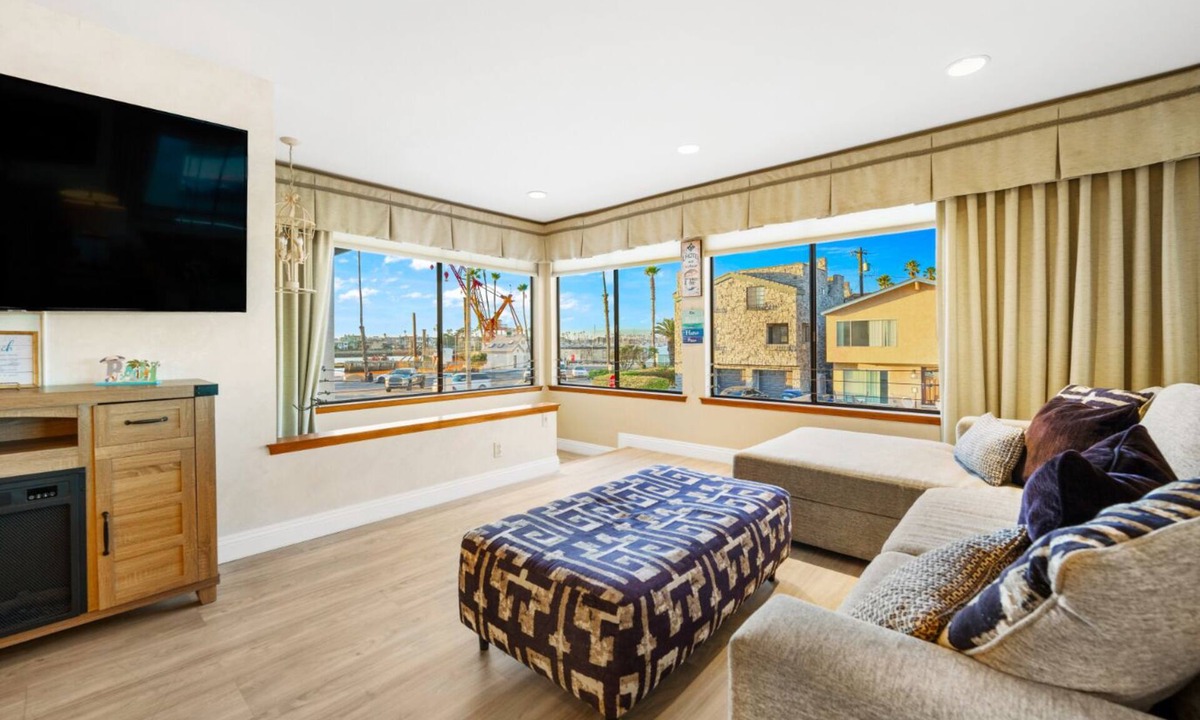 Silver Strand House | 30+ Stay! 1 Home To Sand, Great Views W/Hot Tub