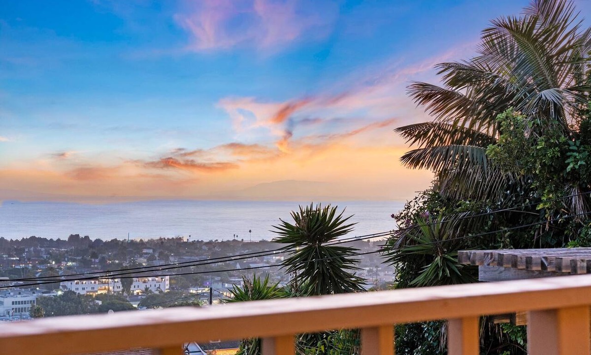 Ventura House | 30+ Stay! Family Getaway Great Location, Mins2Sand