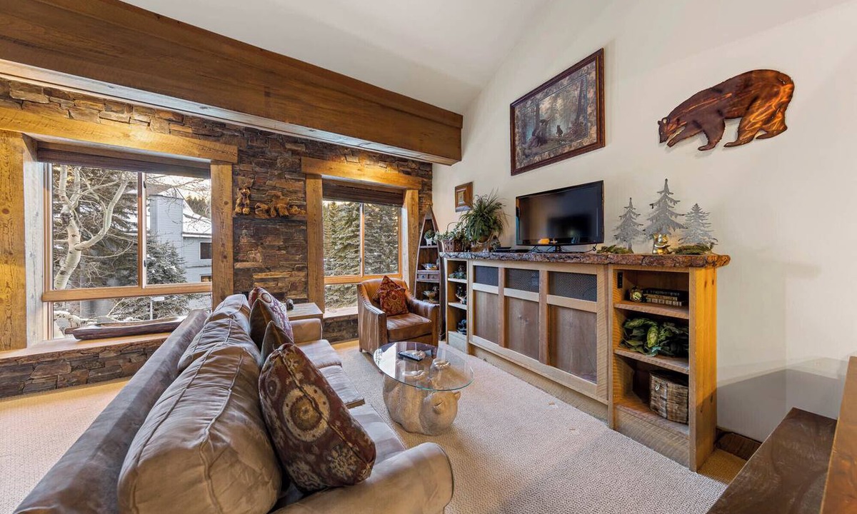 Olympic Valley Condo | 344 | Timberline Loft – Walk to Trails & Pool