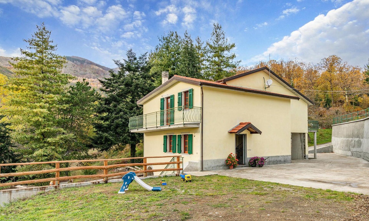 Arzeno House | 4 bedroom awesome home in Codivara