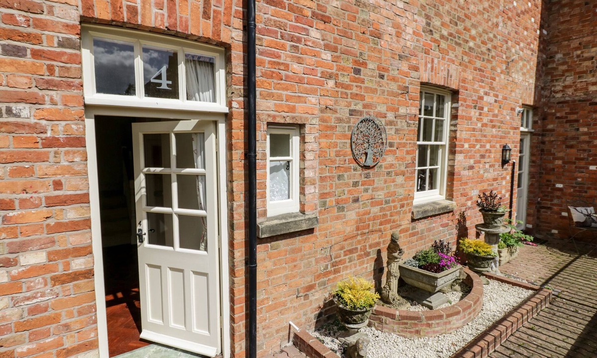 Shipston on Stour Cottage | 4 The Old Council House