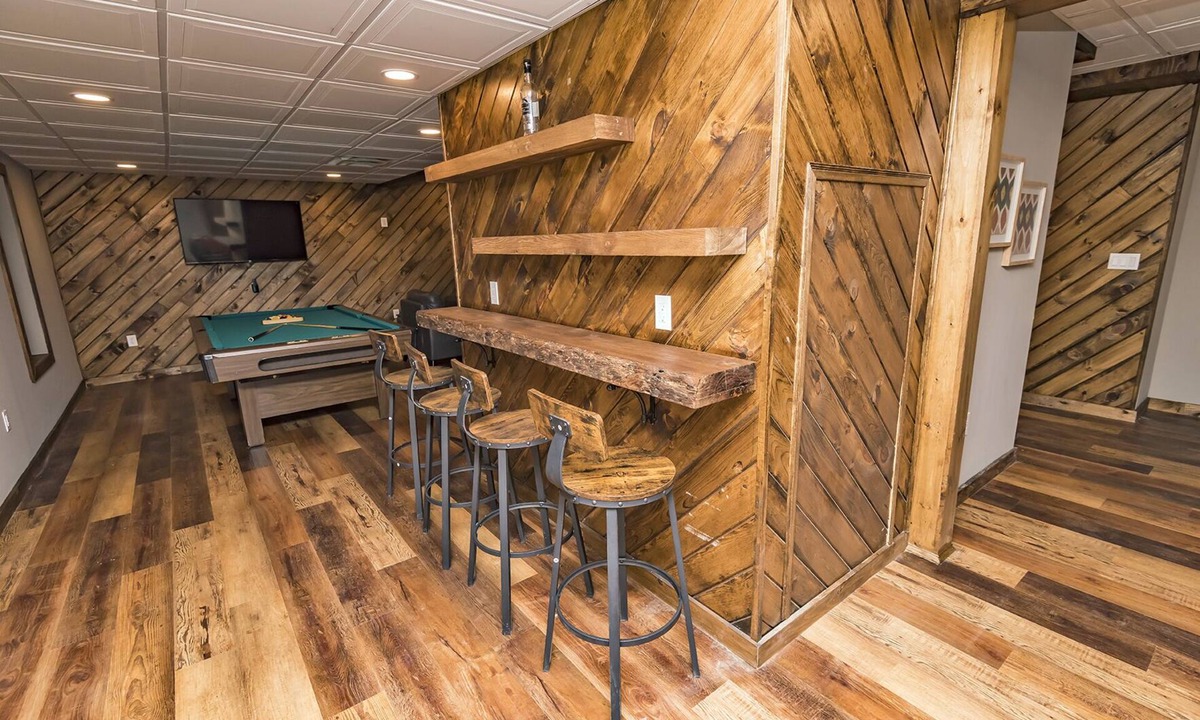 Cresco House | 4Bedrooms+BonusRoom,Firepit Hottub Linens Casino Golf Camelback!