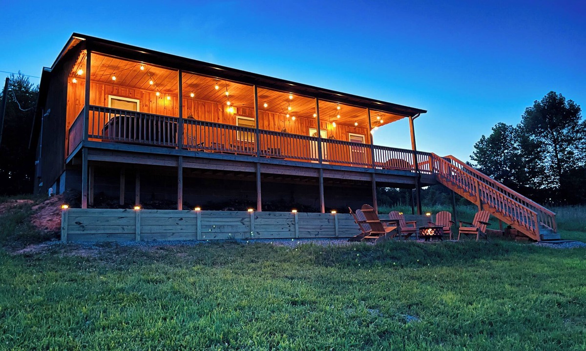 Rockbridge Cabin | 5 Mi to Old Man’s Cave/Hot Tub + Views
