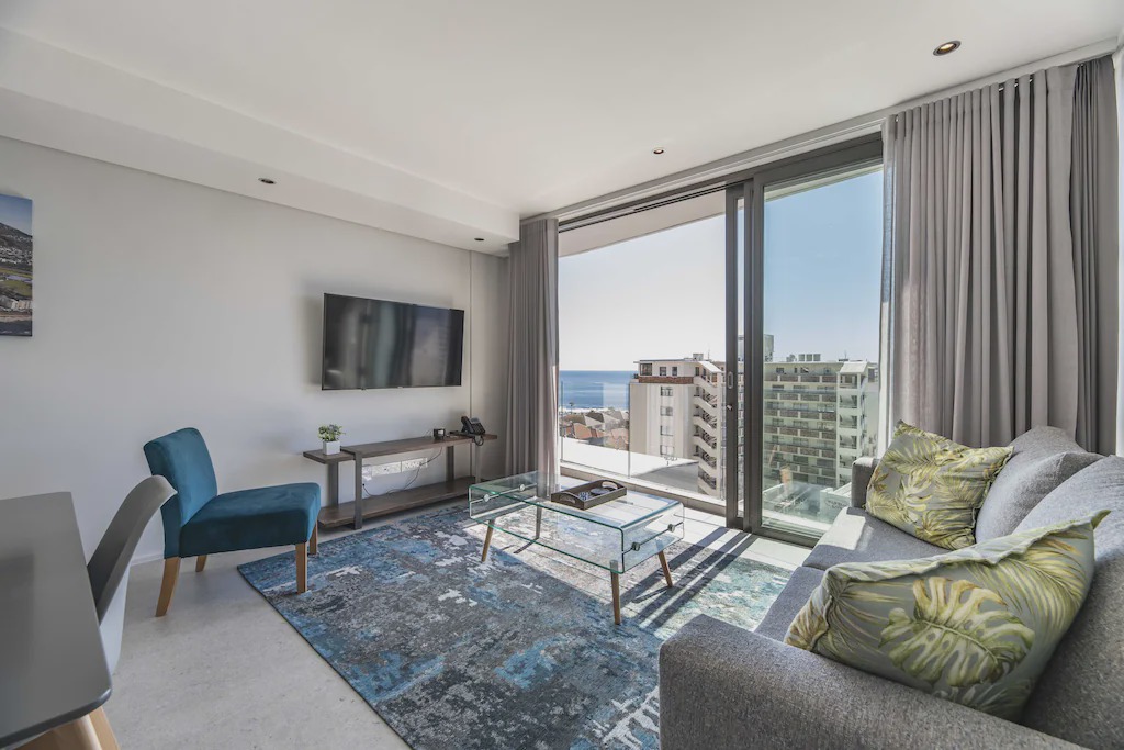 Sea Point Apartment | 504 The Cosmopolitan.... Views and luxury.