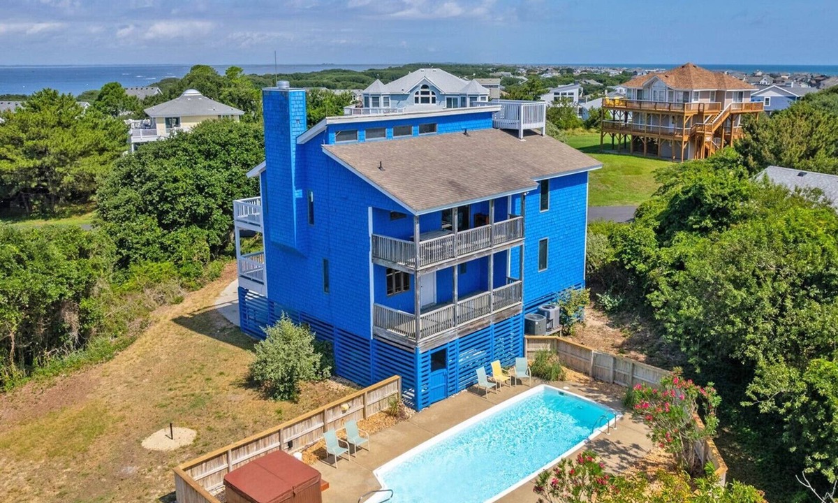 Carolina Dunes House | 519 OBX Rental in Duck with Pool, Hot Tub, Close to the Beach, & Dog-Friendly!