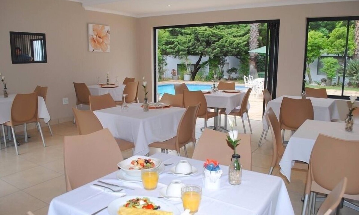 Woodmead Bed & Breakfast | 6 on Morris Guest Lodge