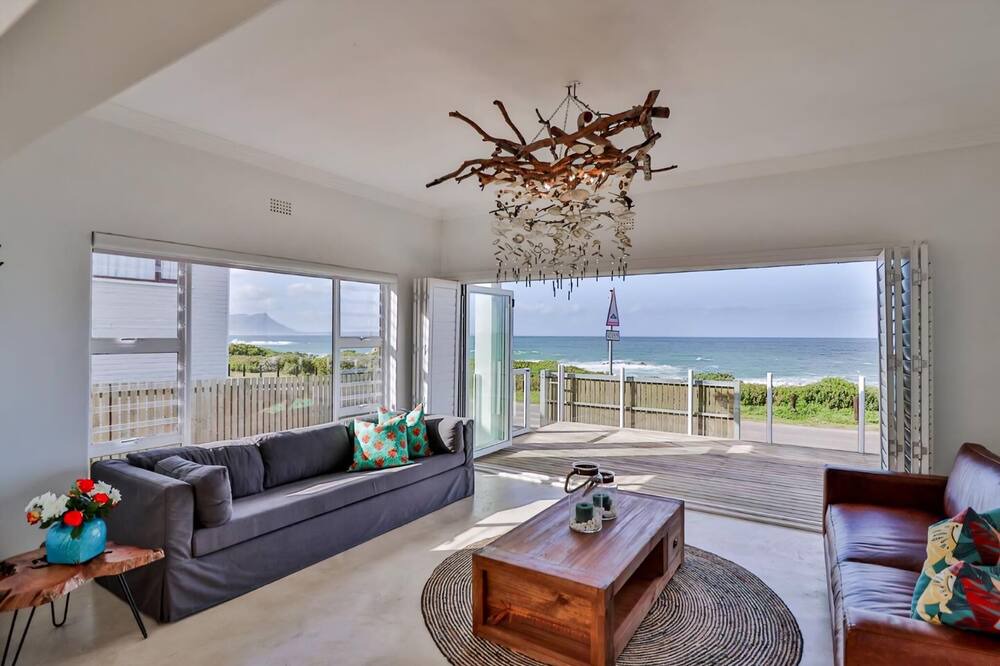 Kleinmond Cottage | 78 Beach Road | Oceanfront | Small pool | Sea view