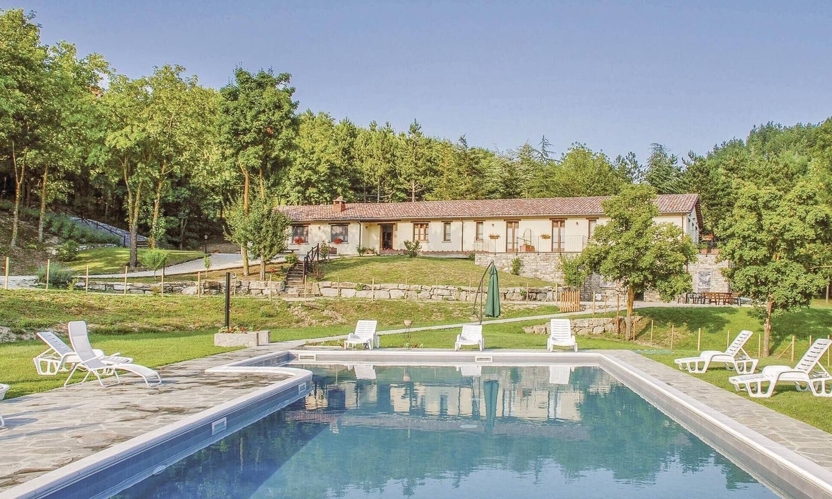 Badia Tedalda House | 8 bedroom pet friendly home in Badia Tedalda AR