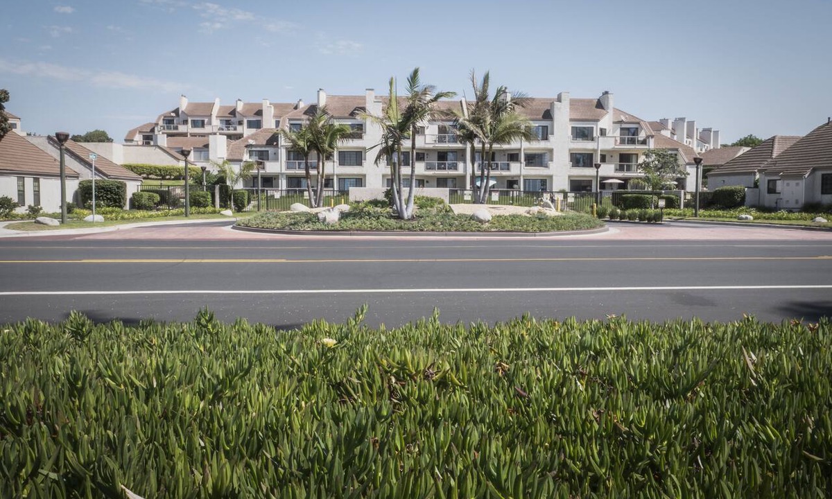 Port Hueneme Condo | A delightful 2 bedroom, 2 bath Condo nestled along the beautiful shores of Port Hueneme, California