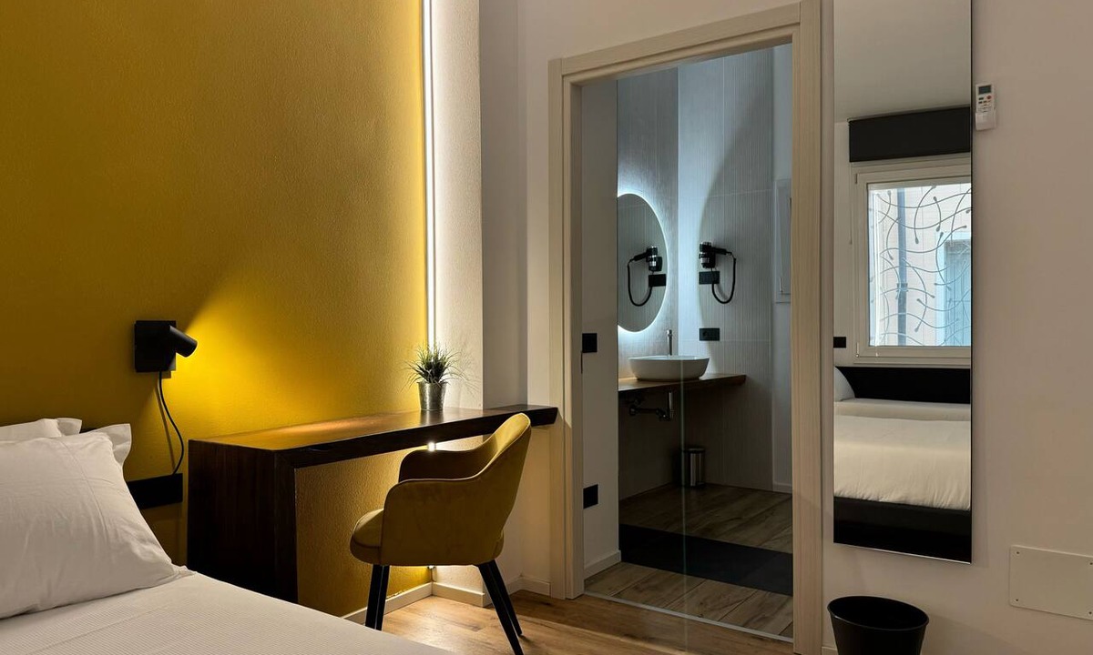 Orzinuovi House | AdisArtur Elegant Rooms