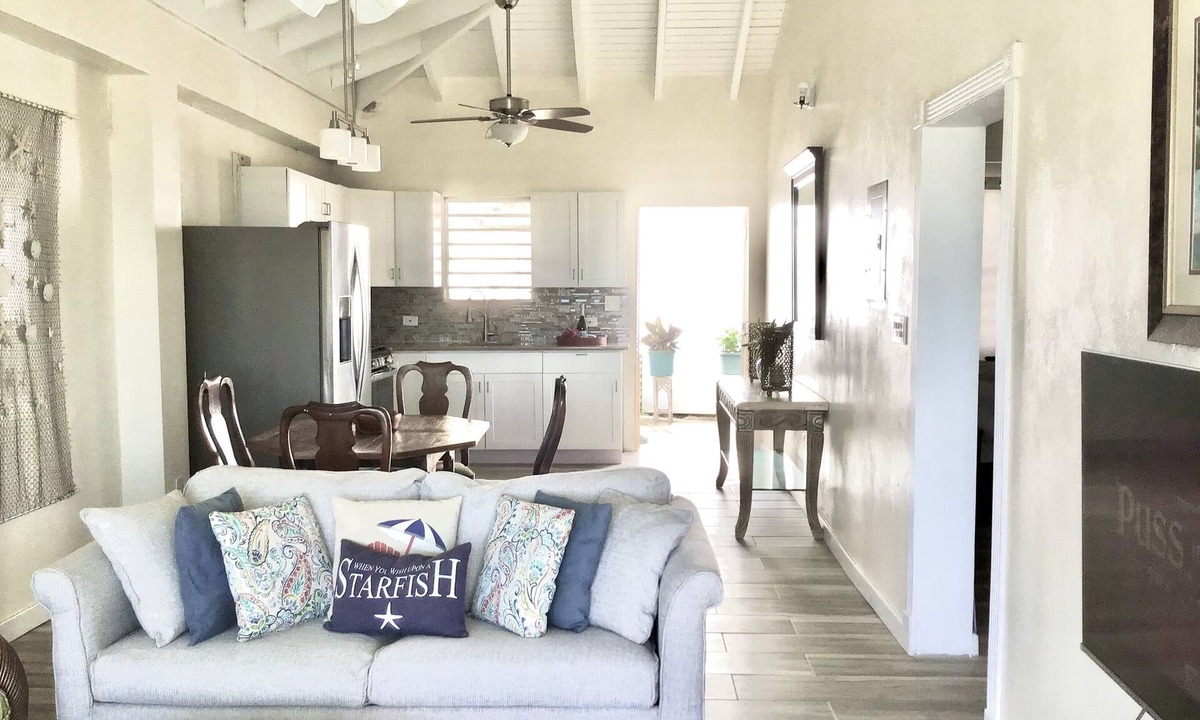 Mariendal Apartment | Affordable Solar powered 2-Bedroom Haven with Washer/Dryer, near Red Hook!