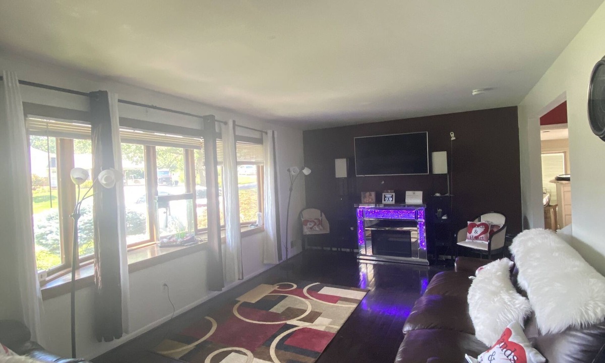 Calverton House | Akeem's guest house