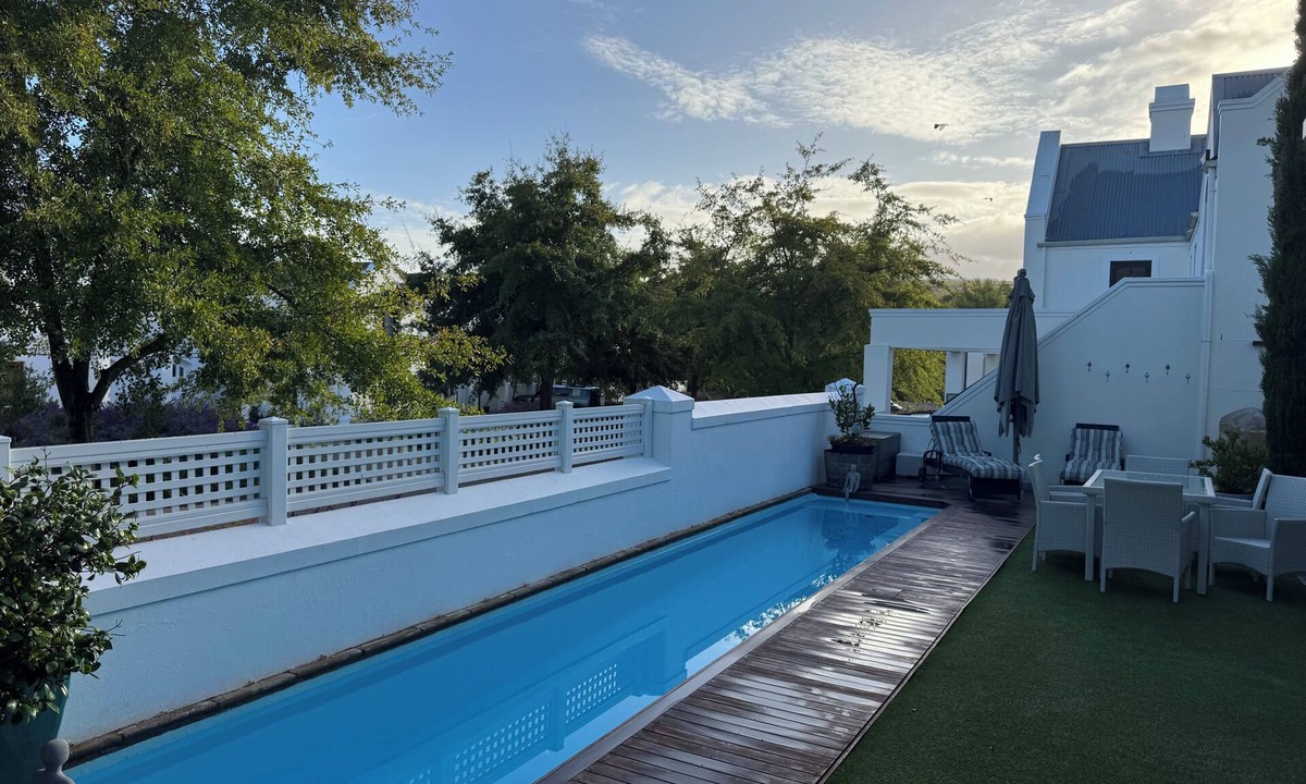 Stellenbosch House | Amazing estate living in the heart of Stellenbosch wine country.